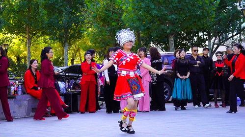 多嘎多耶广场舞视频,活力四射的全民健身盛宴